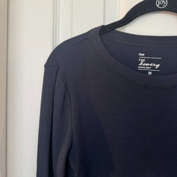 NWOT, Gap The Bowery Long Sleeve Crewneck T-Shirt, Navy Blue, Size M - Picture 2 of 15